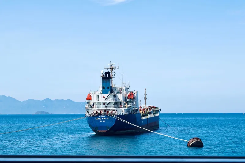 Dynamic Freight: How US Importers Are Using Real-Time Data to Move Between Air and Ocean Without Losing Ground