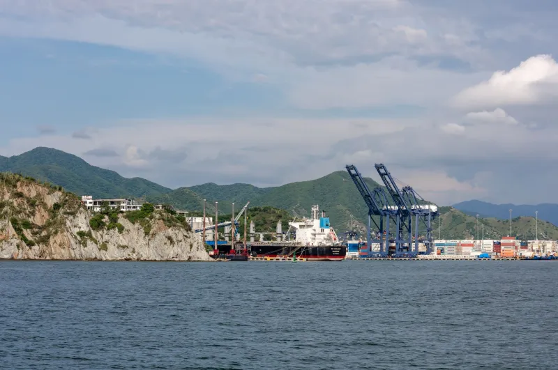The Hidden Tax of Transport Loyalty: How US Importers Are Paying a Premium to Stay in One Lane